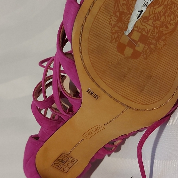 💜VINCE CAMUTO GLADIATOR HEELS NWT! - Picture 5 of 7